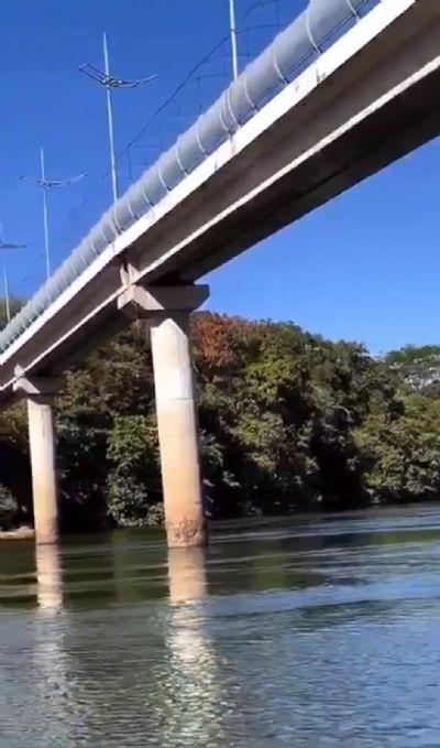 TRAGÉDIA: Jovem morre afogado após pular de passarela em rio quando brincava com amigos em Nova Xavantina (MT)