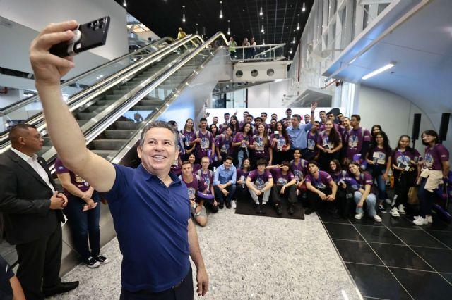 Governador: 'Estamos proporcionando aos alunos da escola pública aquilo que só os filhos dos ricos tinham acesso'