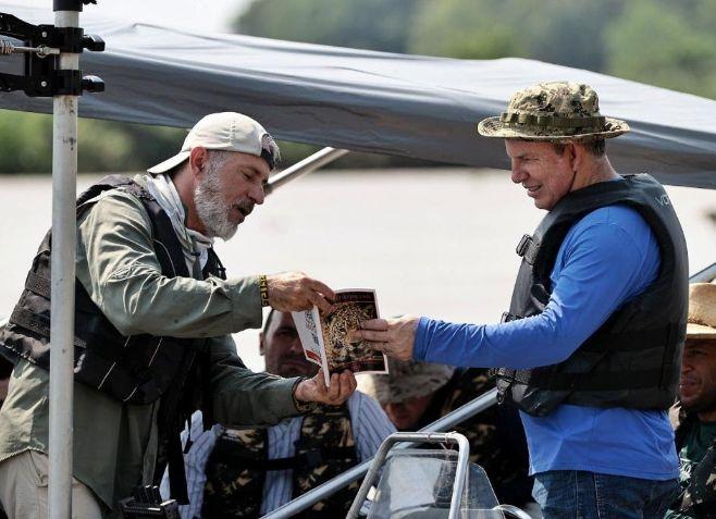 Governador assina termo de parceria para documentário sobre família de onças no Pantanal