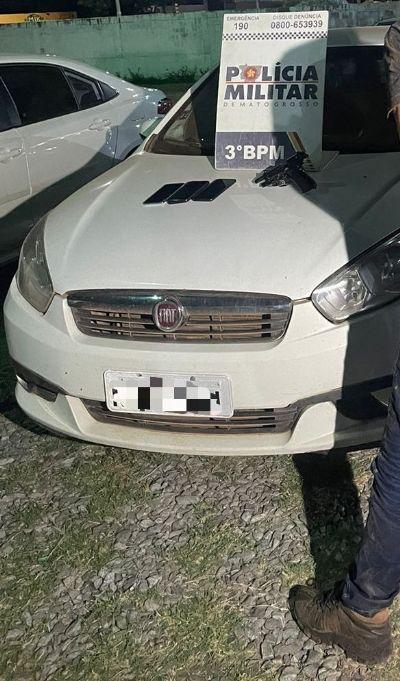 NA CAPITAL: Polícia Militar liberta vítima de sequestro deixada amarrada em árvore e detém suspeitos do crime
