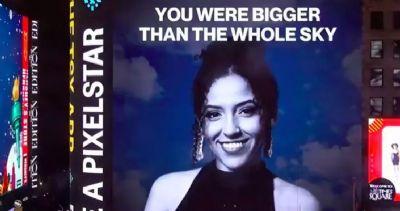 FATÍDICO SHOW: Ana Clara Benevides recebe homenagem de fãs de Taylor Swift na Times Square, nos EU