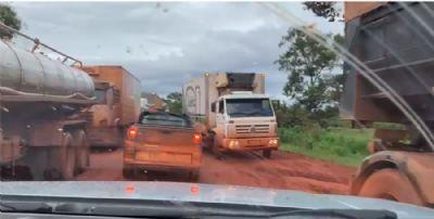 Primeira quinzena de janeiro tem atoleiros e filas quilométricas de veículos na BR-158