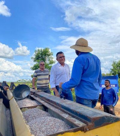 ALTO BOA VISTA: Secretaria de Assuntos Indígenas e EMPAER, finalizam o plantio de arroz na lavoura comunitária indígena