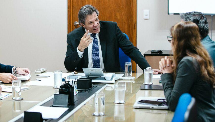 Governo Lula faz as contas para reduzir rombo