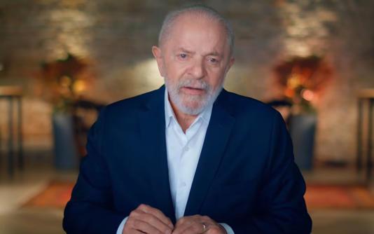 Lula é internado na UTI após cirurgia de emergência
