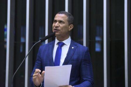 Assis apresenta projeto para acabar com mercadinhos nos presídios em todo o país