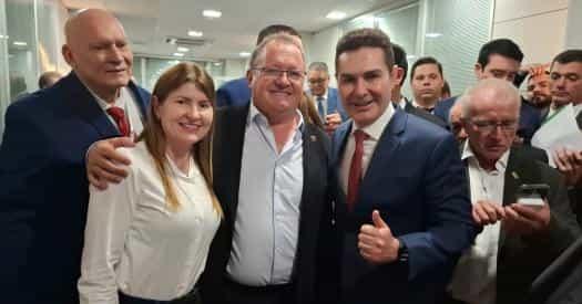Prefeito Gilmar wentz se reúne com ministro das cidades para discutir habitação drenagem e abastecimento de água