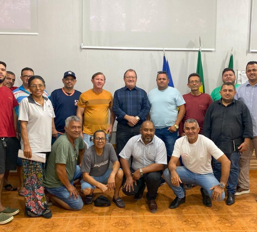 Reunião com Taxista para Padronizar Serviços e Melhorar Atendimento