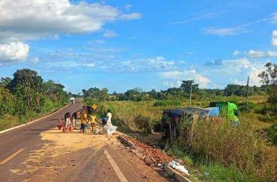 Colisão entre duas carretas deixa ferido na BR-158 próximo a Água Boa (MT)