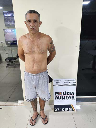 Homem é preso pela PM após ser flagrado se masturbando na frente de casa em Confresa