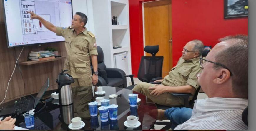 Prefeito de Querência participa de reunião estratégica no Comando Geral do Corpo de Bombeiros em Cuiabá