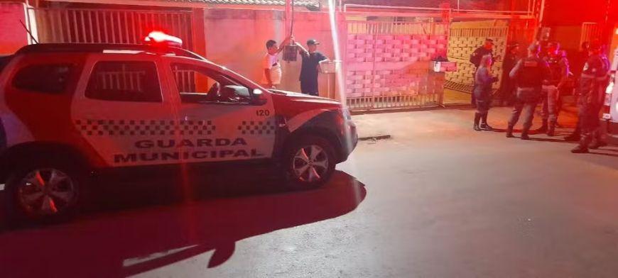 Grávida é morta dentro de casa e marido sobrevive ao se esconder em telhado em Várzea Grande