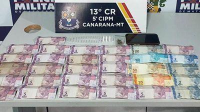 Jovem tenta se esconder da PM, mas é preso por tráfico de drogas em Canarana (MT)