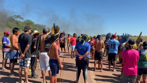 Sem resposta das autoridades, protesto é retomado pelos indígenas na MT-322