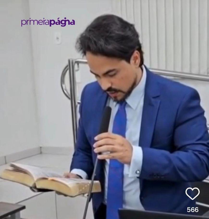 Vereador e médico de Canarana (MT) lia Bíblia na tribuna da Câmara e se dizia conservador
