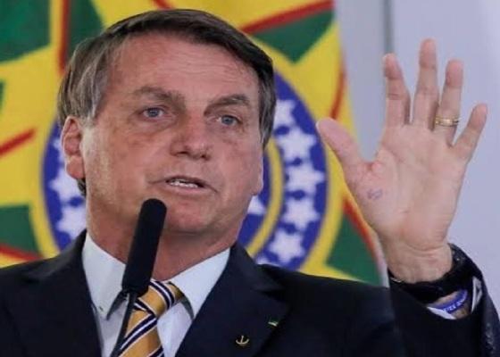 Bolsonaro culpa “afastamento da liberdade” por retaliação dos EUA
