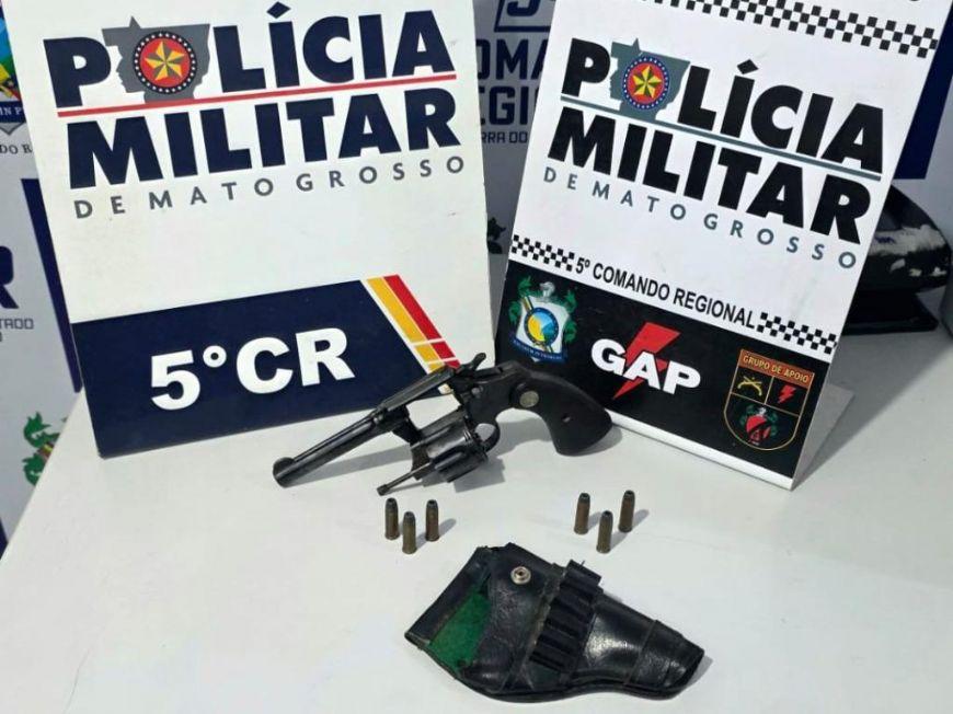 Homem que ameaçou irmão com arma de fogo em cidade do Araguaia (MT) é preso pela PM