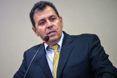 Justiça proíbe ex-deputado pelo Araguaia (MT) de se aproximar de ex e da filha