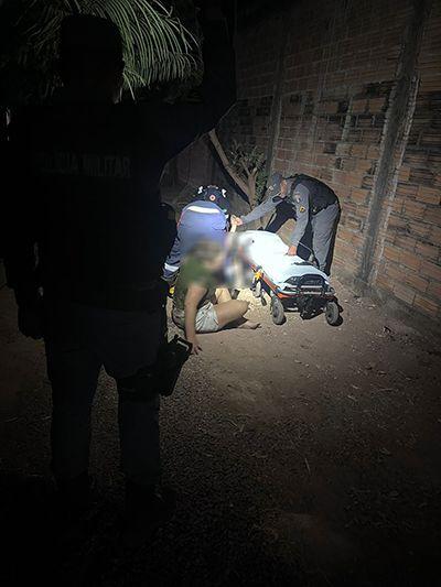 Policiais militares salvam jovem inconsciente de casa em chamas em Confresa