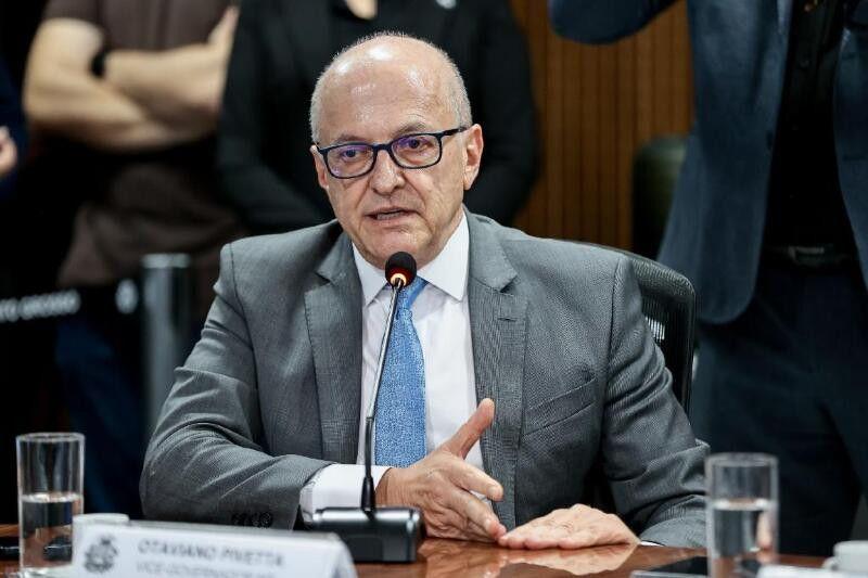 Vice-governador defende prefeito e diz que ensino piorou com o fim do regime militar