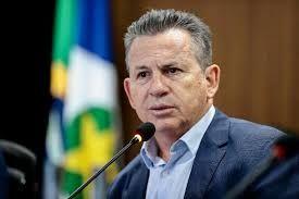 Governador Mauro Mendes fratura costelas após cair de escada durante vistoria à obra estadual em MT