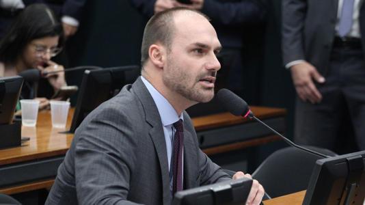 Oposição quer obstruir votações no Congresso para defender Eduardo
