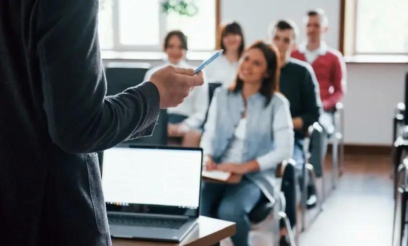Querência recebe capacitações voltadas ao atendimento e liderança