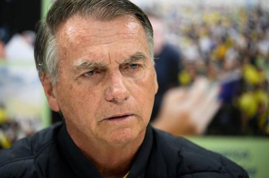 Tribunal condena Bolsonaro a pagar indenização de R$1 milhão por comentários racistas quando presidente