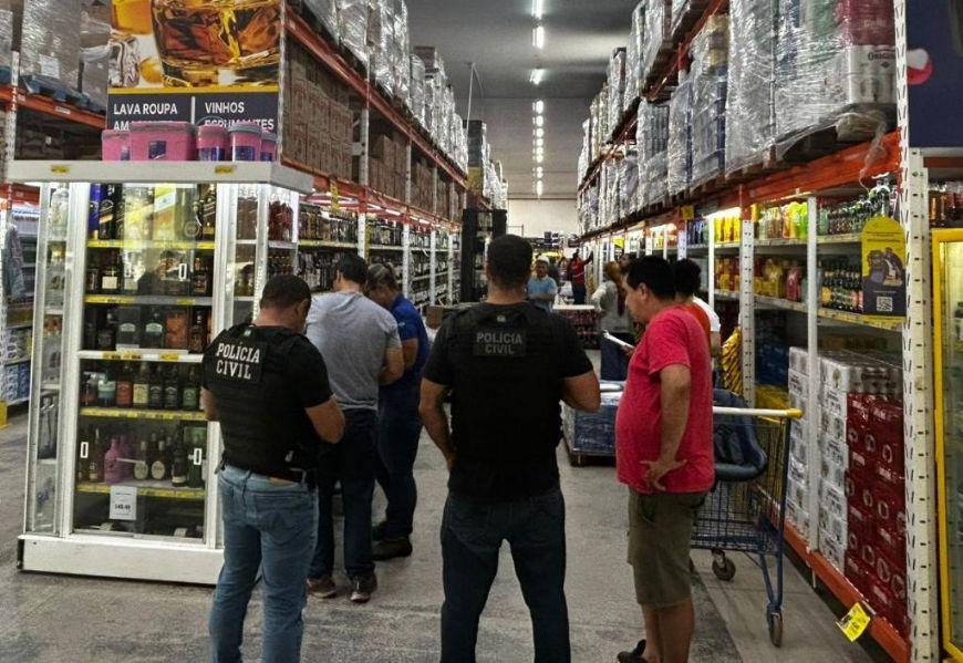Comércios em Água Boa (MT) são fiscalizados após pessoas passarem mal ao ingerirem bebidas; suspeita de metanol