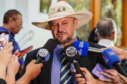 Deputado desiste do caso da filha: “Não tem justiça neste país”