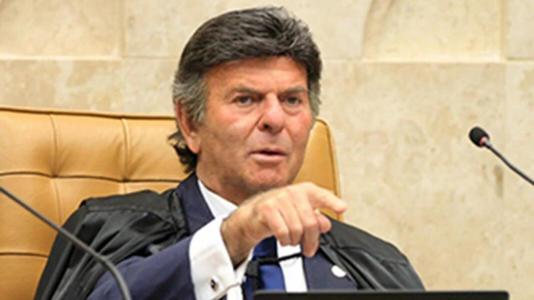 Ida de Fux para 2ª Turma visa mexer em inelegibilidade de Bolsonaro