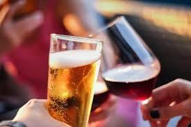 Vinho e cerveja também podem ser contaminados por metanol? Entenda