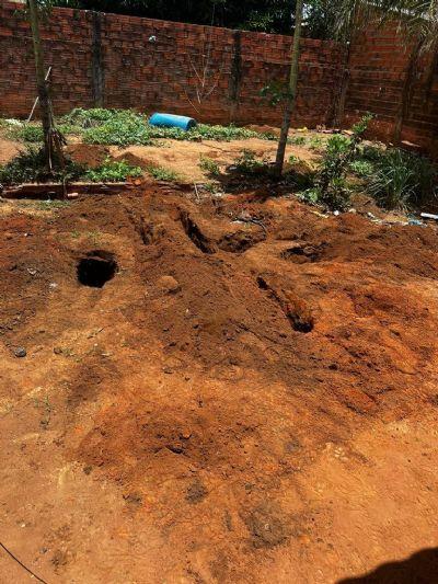 Cadáver enterrado em quintal de residência em Água Boa (MT) é localizado pela PM e três pessoas são presas