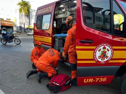 Corpo de Bombeiros socorre motociclista que ficou ferido após acidente em Confresa