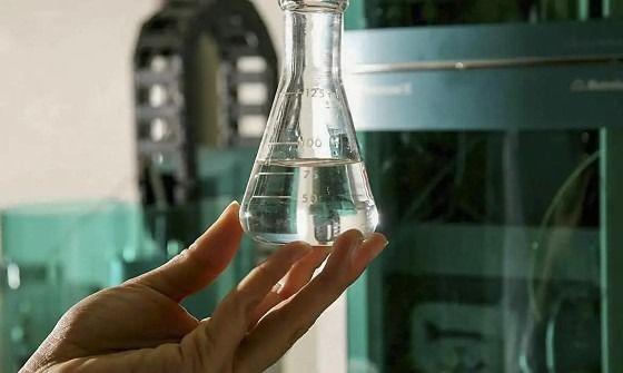 Homem perde visão e é internado em estado crítico após beber whisky em MT