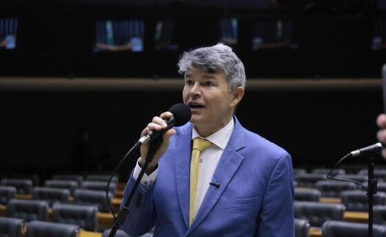 Medeiros pode perder mandato por chamar colega de “Papai Smurf”