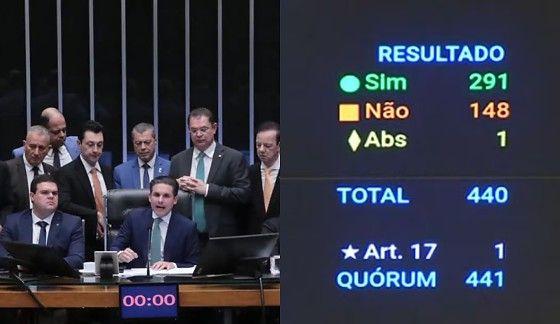 Câmara aprova projeto que reduz penas de Bolsonaro e condenados por 8 de Janeiro