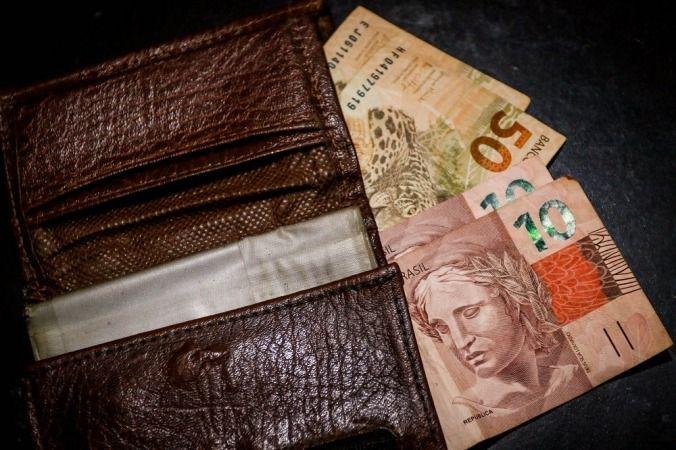 Governo Federal reduz estimativa do salário mínimo para 2026