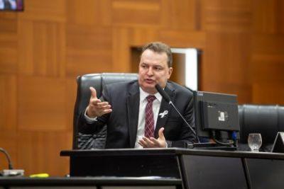 Max aponta “déficit” na saúde e promete mudanças no orçamento