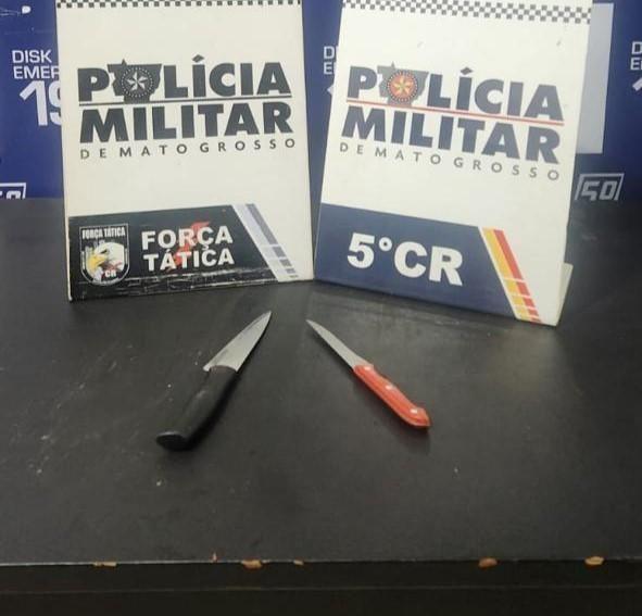 Força Tática prende mulher suspeita por tentativa de homicídio e apreende duas facas em cidade do Araguaia