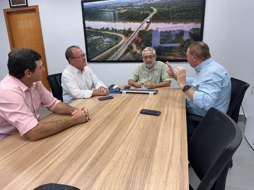 Prefeito de Querência (MT) articula soluções para a MT-109 e reconstrução de pontes em reunião em Cuiabá