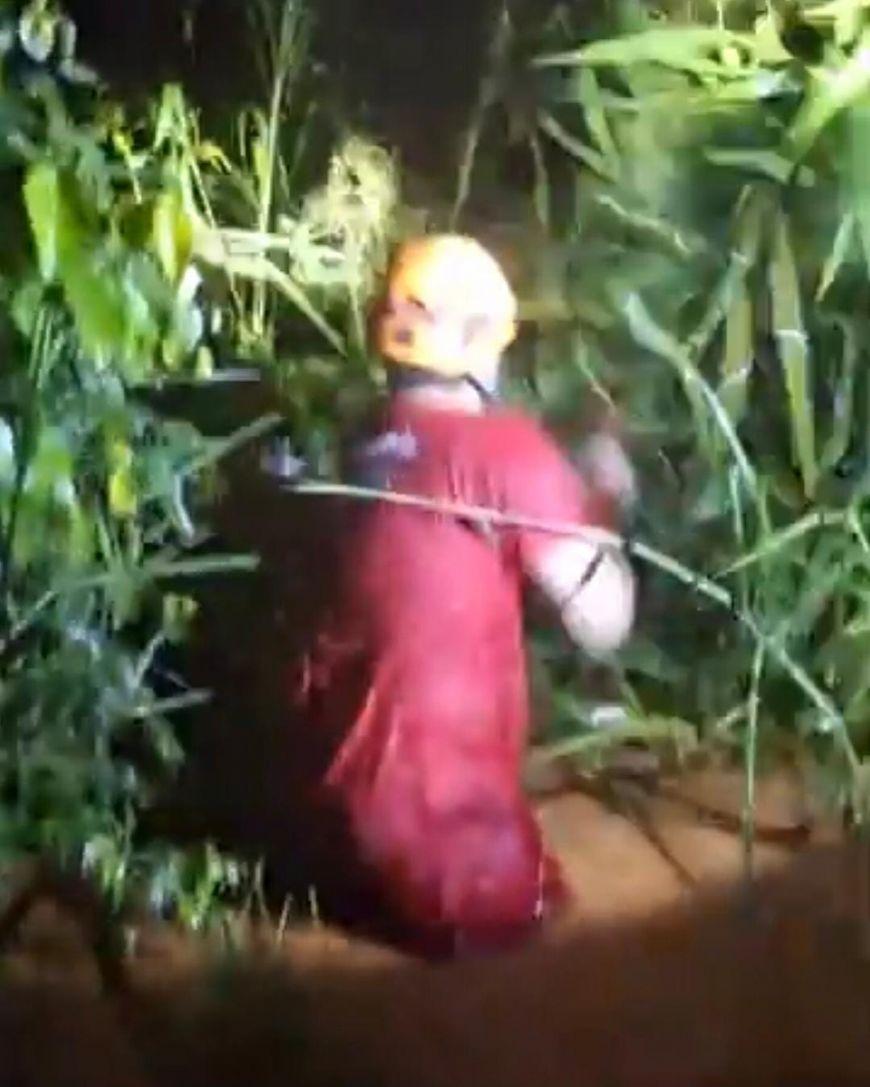 VÍDEO: Corpo de Bombeiros socorre e resgata vítima arrastada pela água após fortes chuvas em Cuiabá e VG