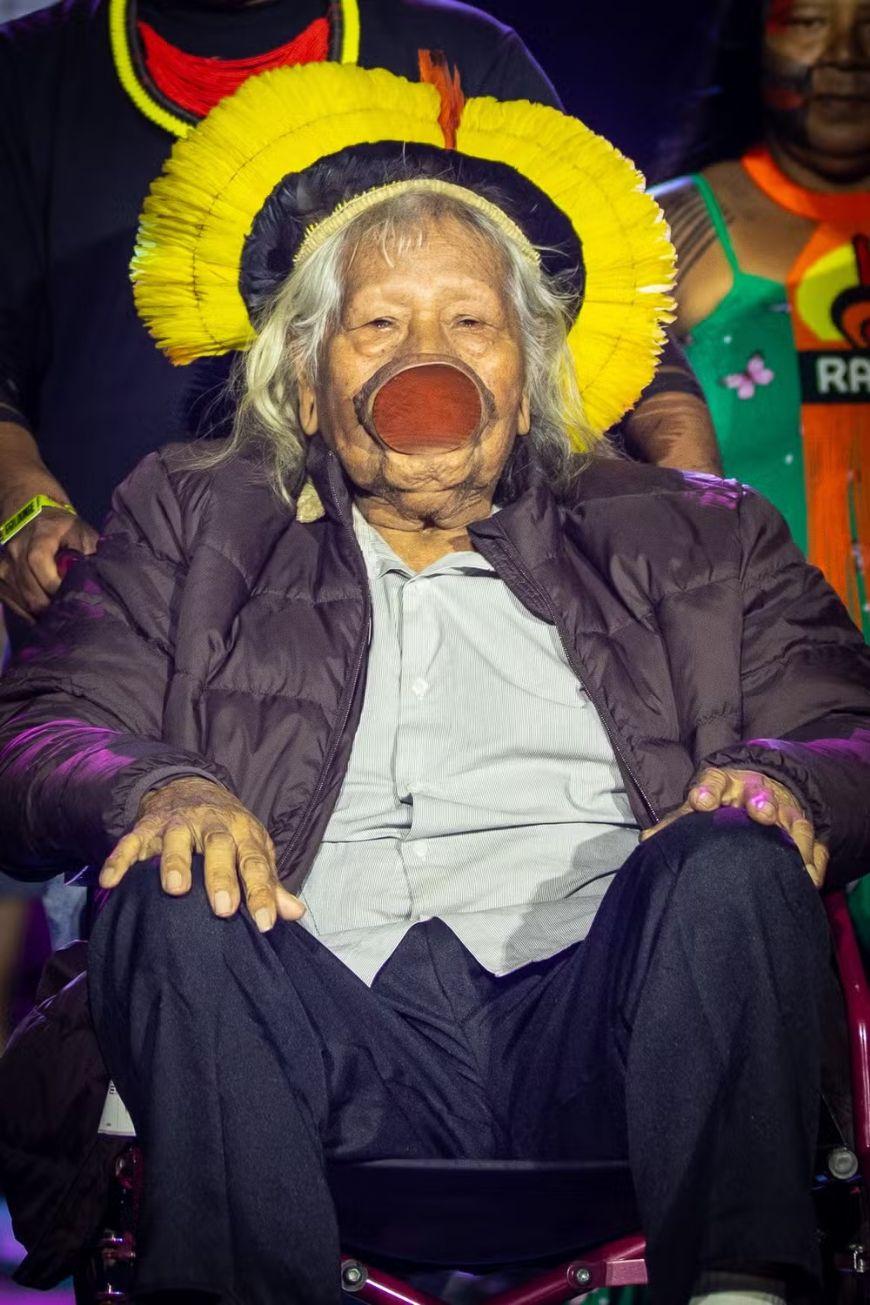 Cacique Raoni fala sobre a importância da Amazônia antes de show de Lewis Capaldi no Lolla