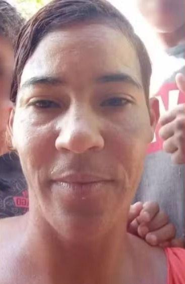 Filhos de vítima de feminicídio são presos no velório da mãe após sequestrarem suspeito em Santo Antõnio do Fontora (MT)