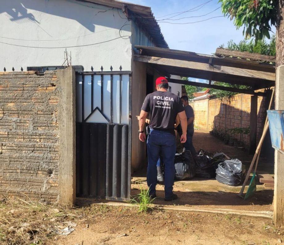 Tesoureira de facção é Presa em Nova Xavantina (MT) e tenta destruir provas durante operação da Polícia Civil
