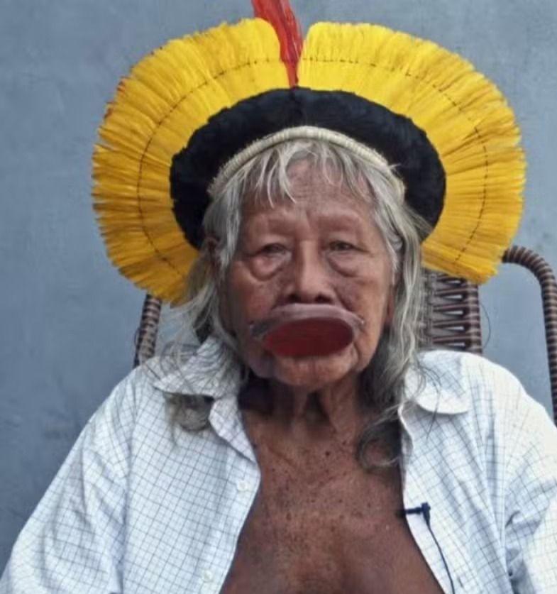 Cacique Raoni cancela agenda e é internado em hospital de MT