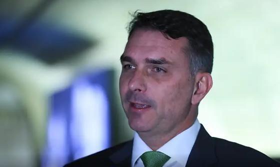 PL convoca reunião com Flávio Bolsonaro e lideranças do Senado e da Câmara após vazamento de mensagens sobre filme de R$ 134 milhões