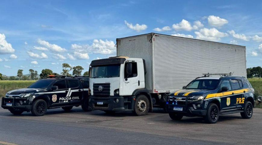 Caminhão com toneladas de mantimentos ligados a facção é interceptado na fronteira de MT