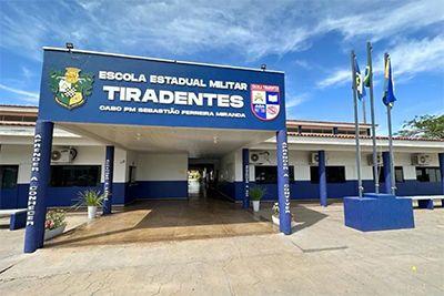Homem é preso por oferecer bebida alcoólica a estudantes em frente à escola em Canarana