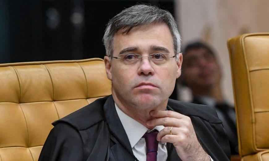 Mendonça envia à PGR pedido para investigar financiamento de filme de Bolsonaro
